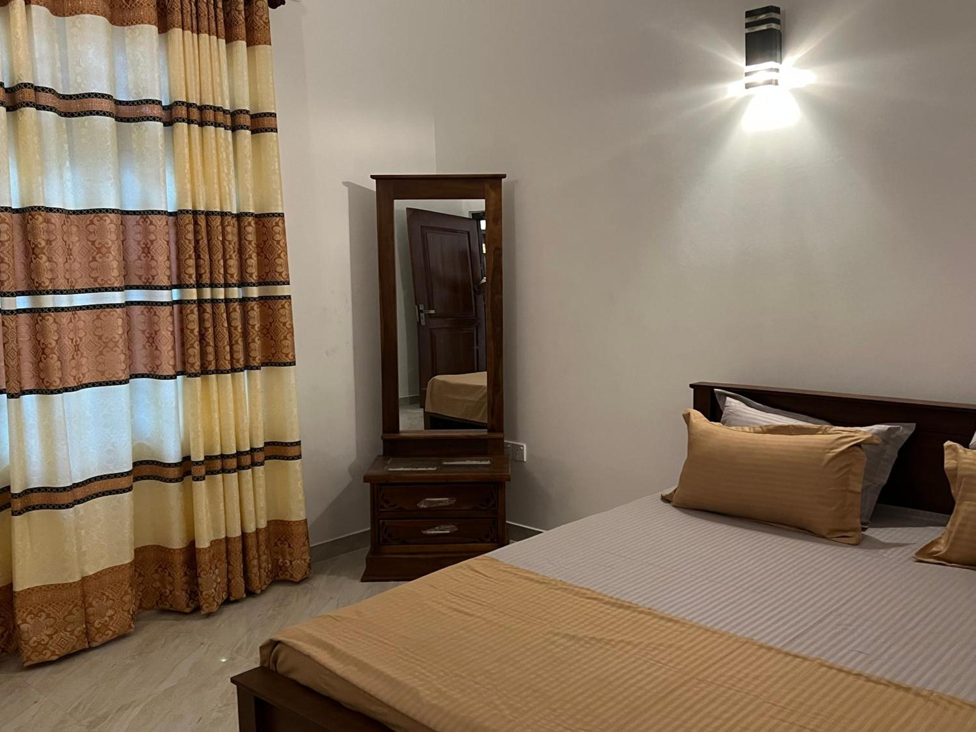 Ahasna Airport Villa Negombo Exterior foto